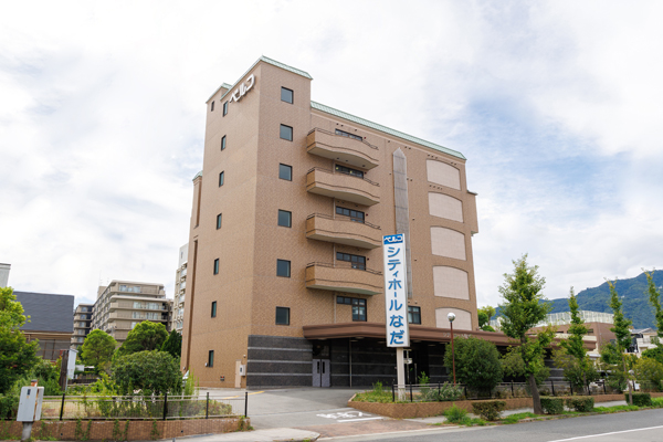  駅近 駐車場有 宿泊可 親族控室有 バリアフリー設備有 安置施設有 